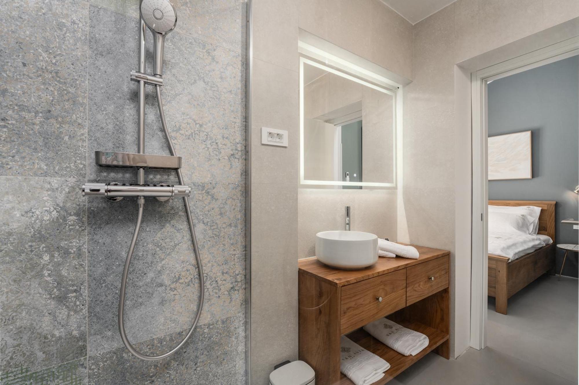 Luxury Apartments Villa San Avia Баньоле Екстериор снимка