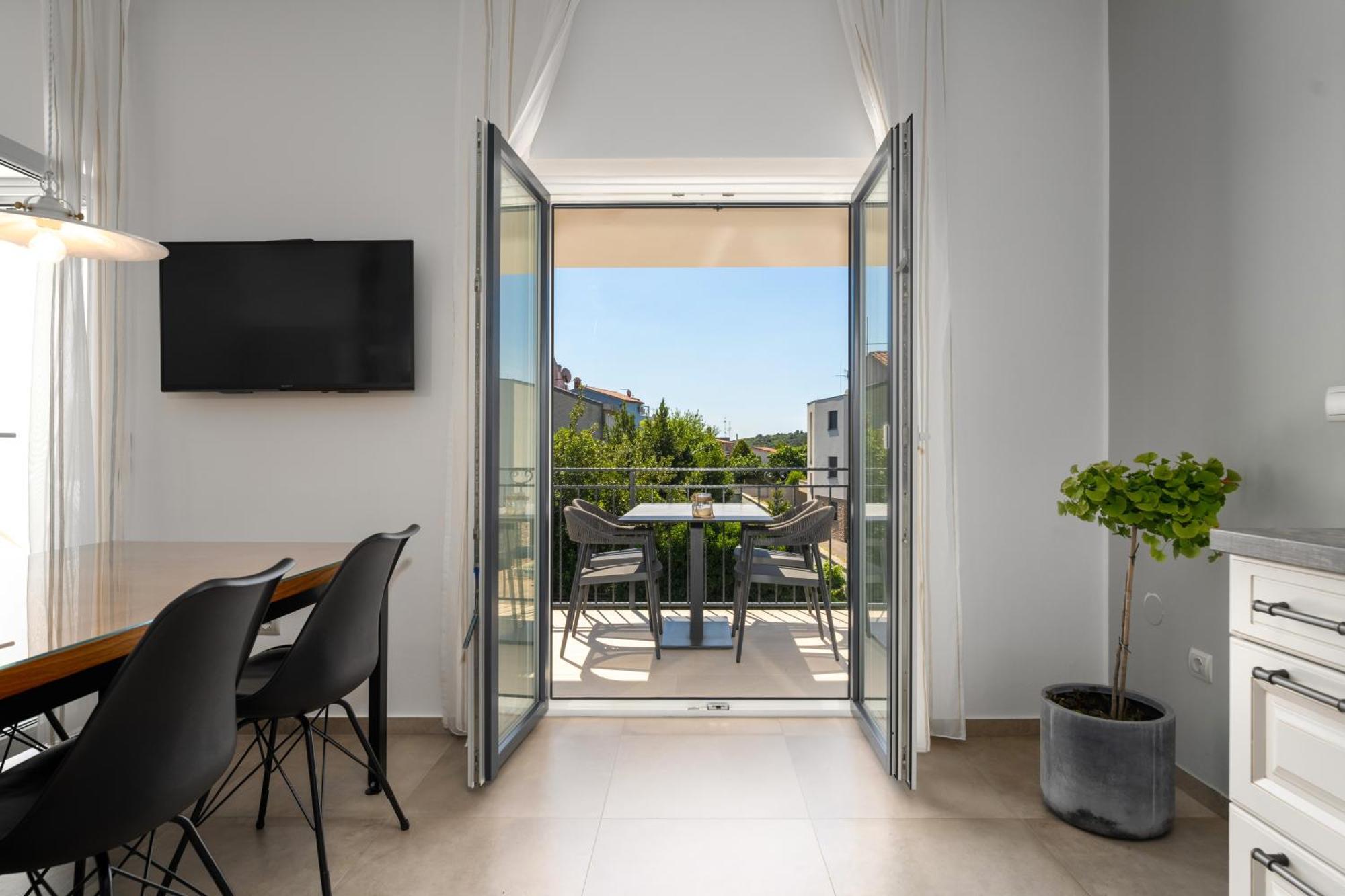 Luxury Apartments Villa San Avia Баньоле Екстериор снимка