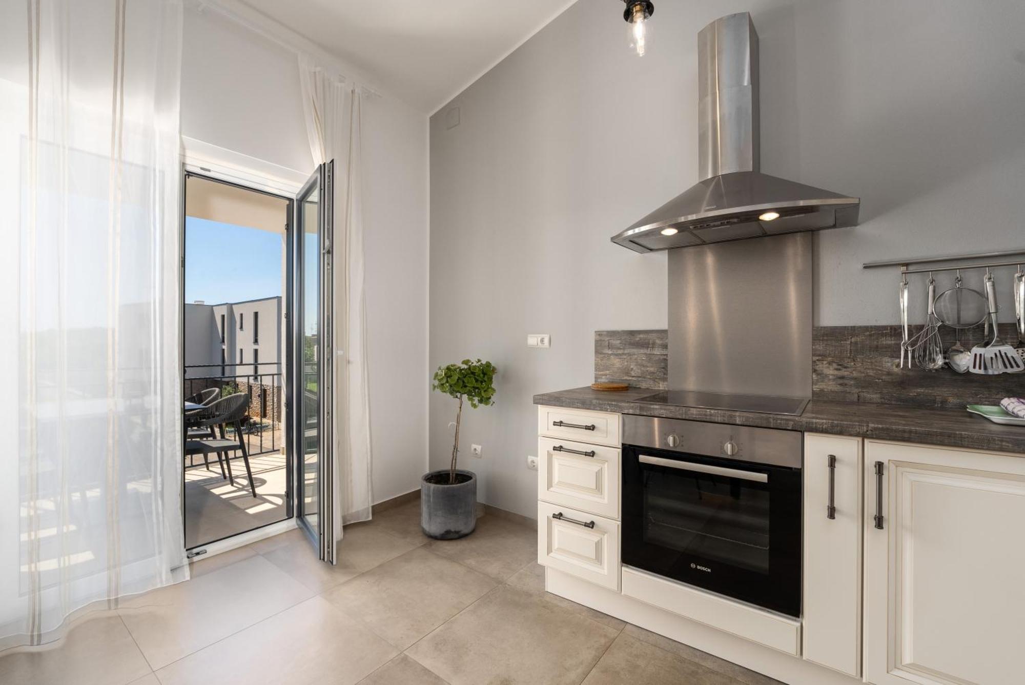 Luxury Apartments Villa San Avia Баньоле Екстериор снимка